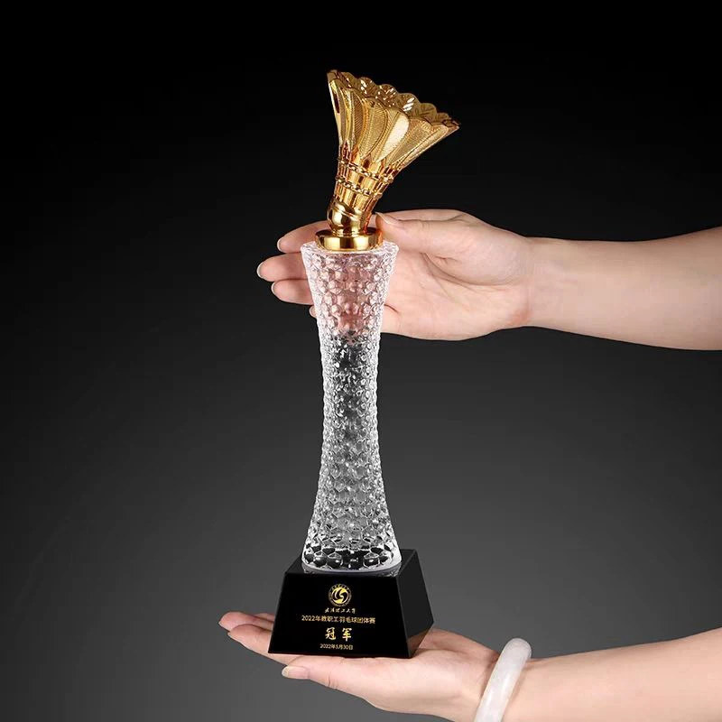 Trophée personnalisé en métal  - Badminton Europe avis et prix